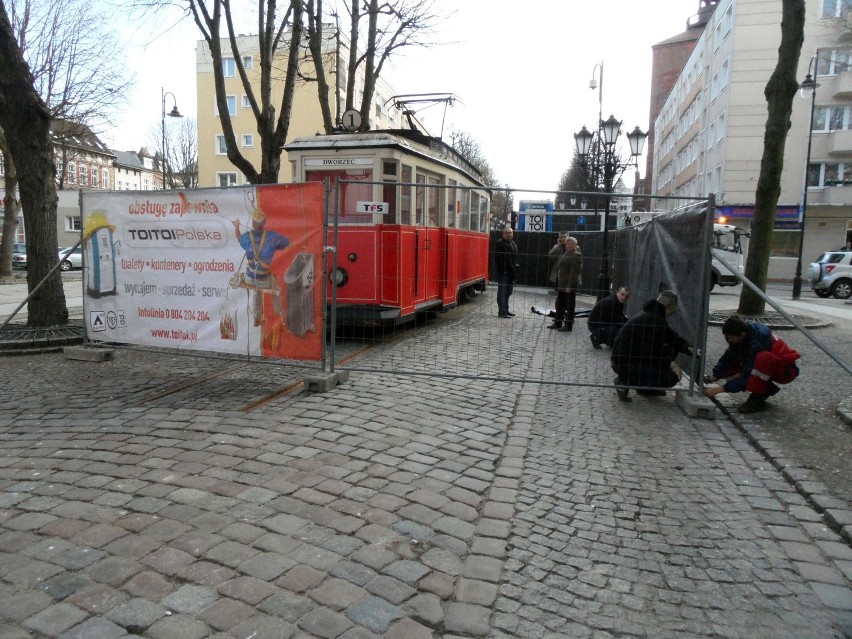 Remonty w Słupsku: Rozpoczął się remont zabytkowego tramwaju [ZDJĘCIA]