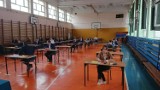 Matura 2020 - matematyka. Tak przebiegał egzamin maturalny w powiecie pińczowskim [ZDJĘCIA]