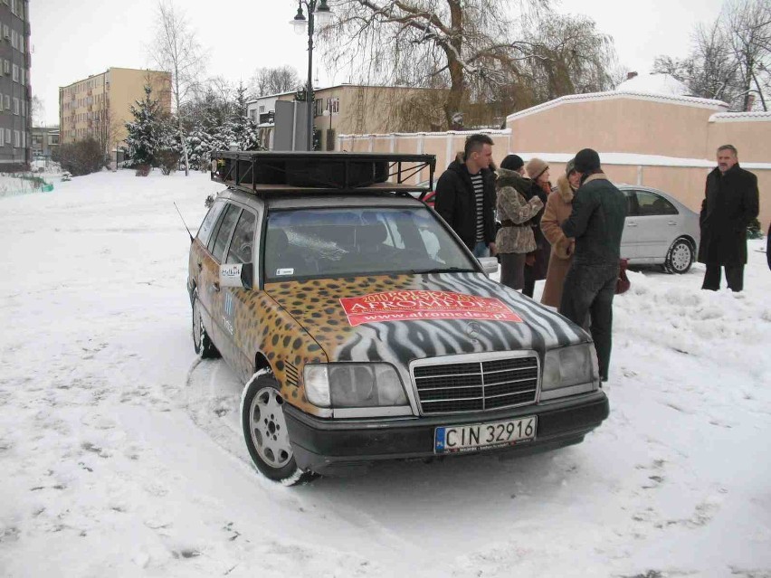 Malbork. Dwoma mercedesami pojadą do Afryki