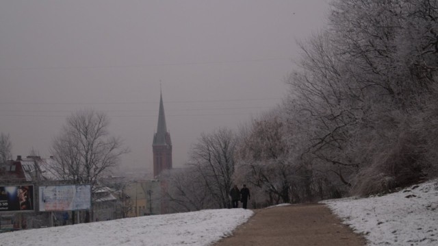 Dziś możemy spodziewać silnych podmuchów wiatru i opadów śniegu. ...