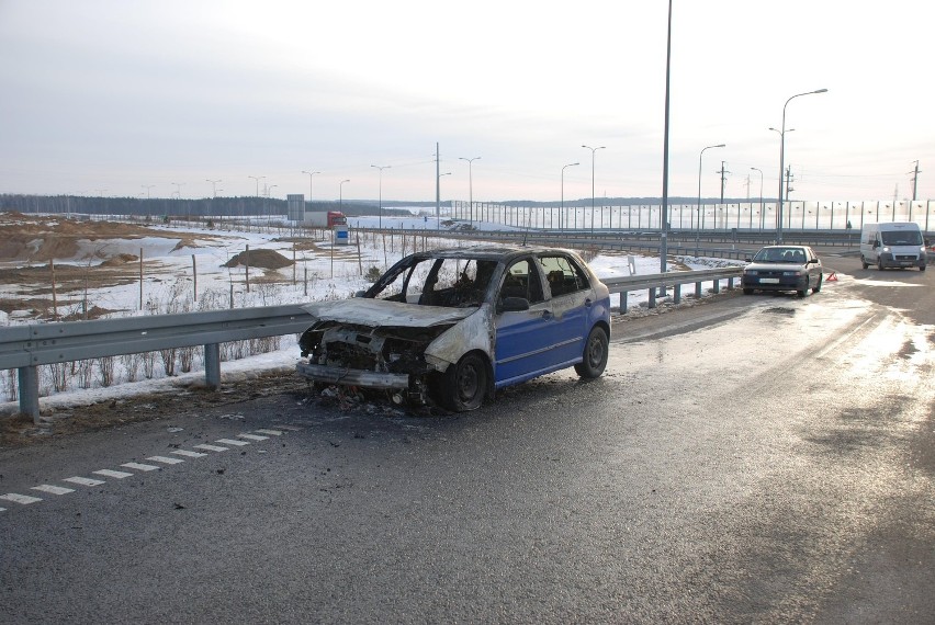 Powiat chojnicki: Na obwodnicy Chojnic zapalił się samochód [ZDJĘCIA]