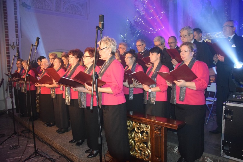 Wspaniały koncert kolęd w kościele w Czempiniu