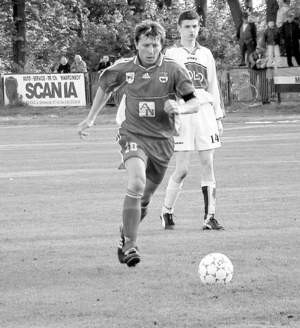 Robert Hyży zdobył pierwszego gola dla tura w meczu z Warta Sieradz. Fot. P. Czajkowski