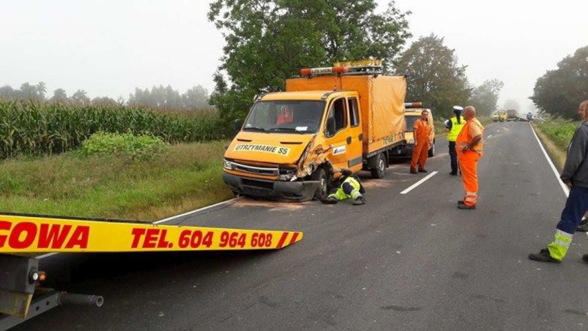 Wypadek samochodowy między Łubowem a Fałkowem. Kierowca jest w ciężkim stanie [FOTO]