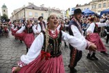 Zespoły folklorystyczne z czterech kontynentów przybędą w lipcu na festiwal polonijny w Rzeszowie [WIDEO]