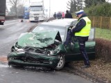 Wypadek w Jaraczewie: Osobówka zderzyła się z ciężarówką [ZDJĘCIA]