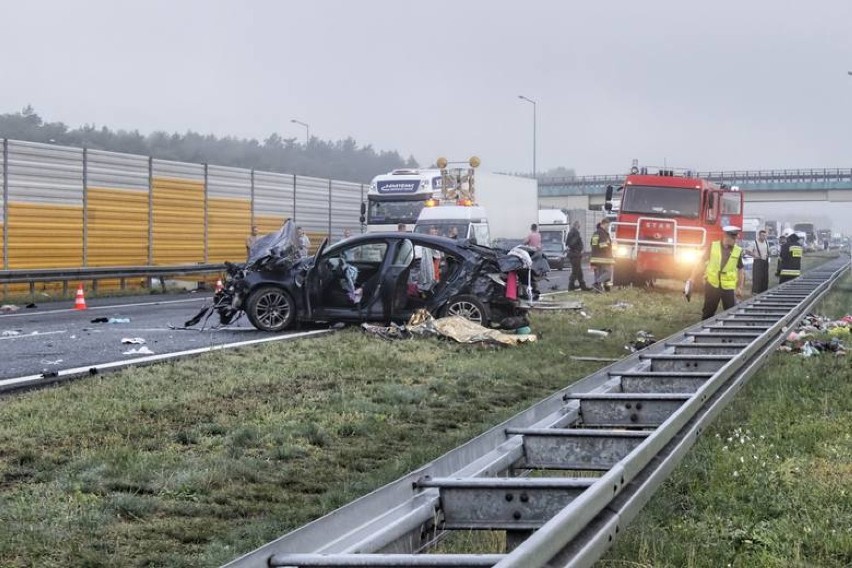 Śmiertelny wypadek na A2 pod Świnicami Warckimi. Nie żyje dwoje dzieci