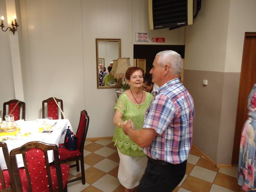Pleszewscy emeryci udowadniają, że tańczyć i dobrze się bawić można w każdym wieku