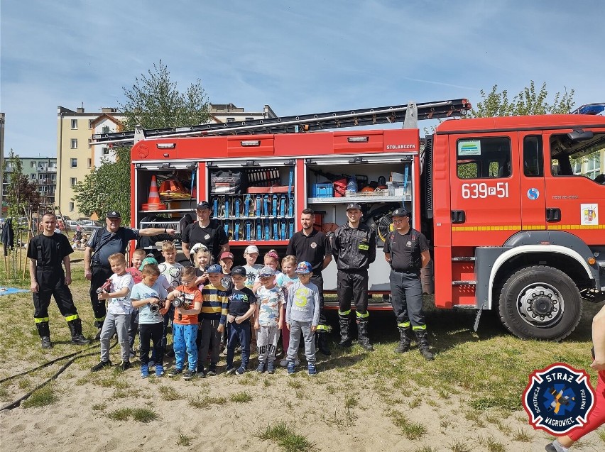 Strażacy z Wągrowca odwiedzili przedszkole na terenie miasta