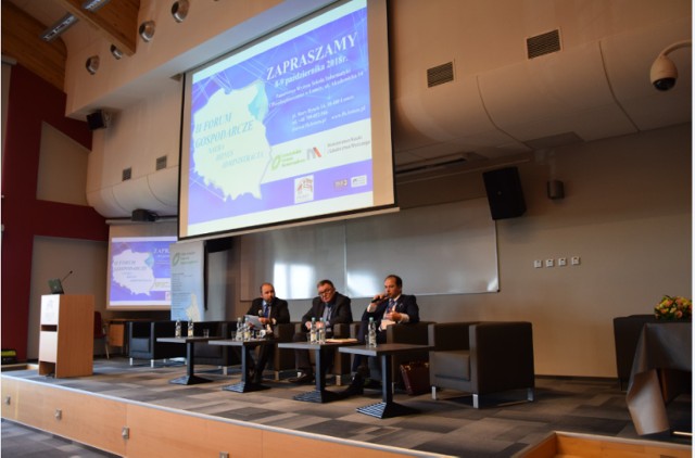 Spotkania w ramach II Międzynarodowego Forum Gospodarczego odbywały się w PWSIiP.