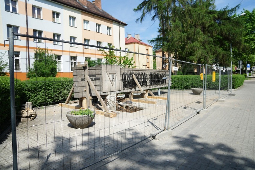 Tarnów: ruszyła renowacja pomnika I Transportu Polskich Więźniów do KL Auschwitz [ZDJĘCIA]