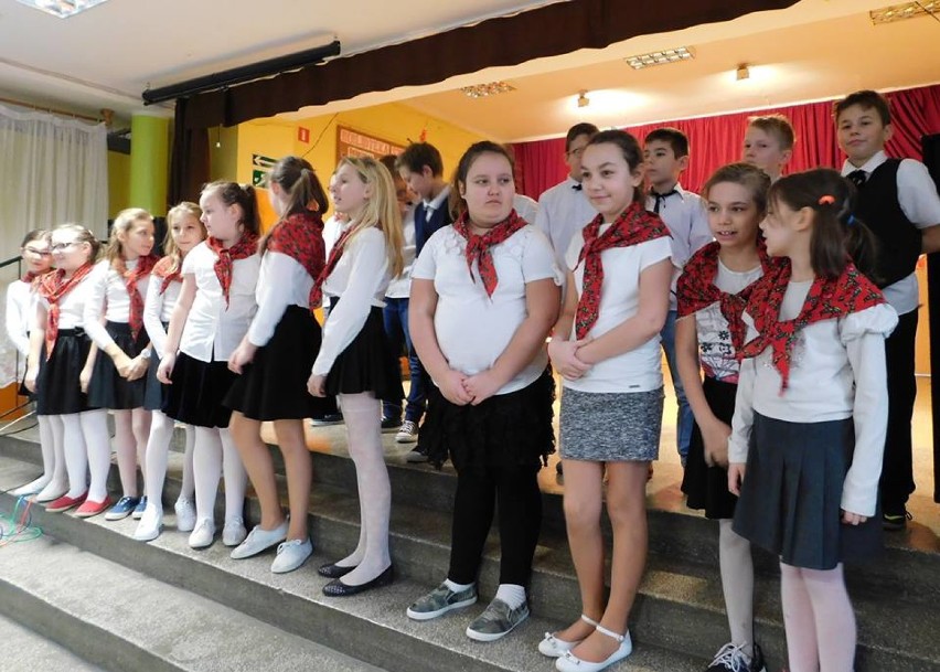 Konkurs kolęd i pastorałek w SP 9 w Malborku [ZDJĘCIA]. Uczniowie śpiewająco rozeszli się na święta 