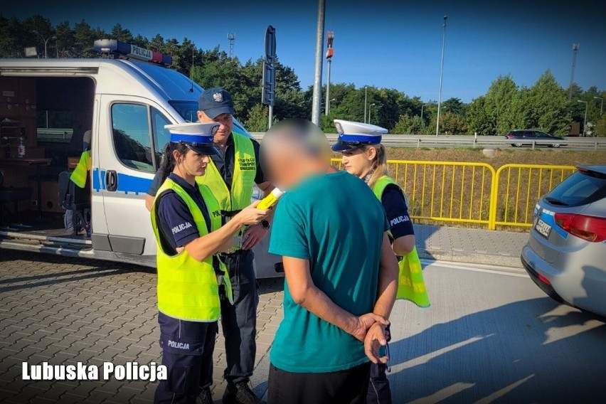 Policjanci i funkcjonariusze Inspekcji Transport Drogowego...