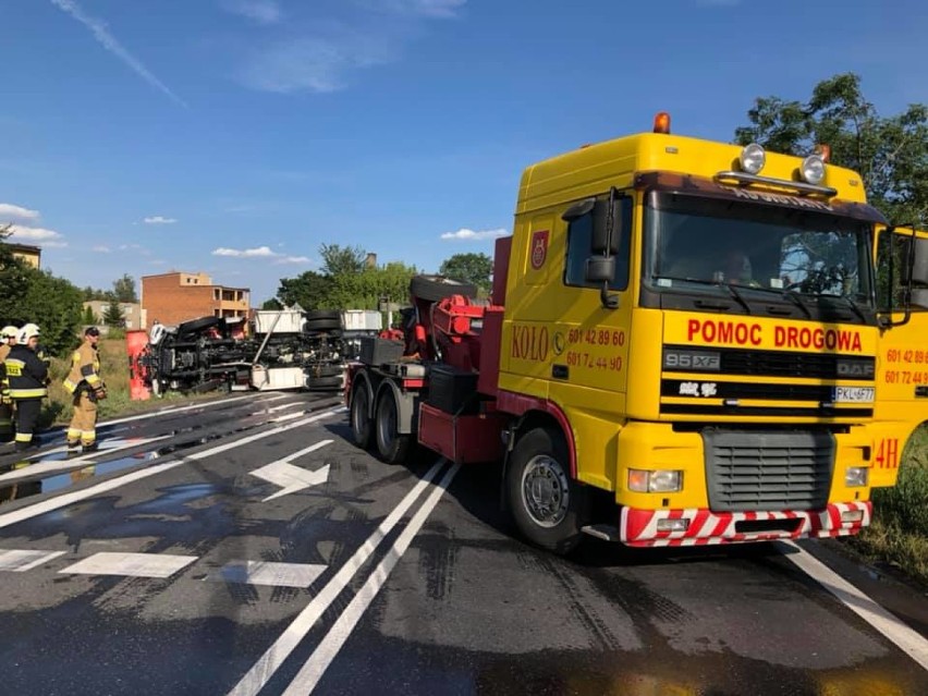 Poważny wypadek wozu strażackiego w regionie. Strażacy OSP mieli wóz od 5 dni [zdjęcia]