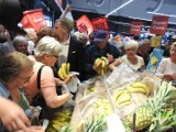 Tłumy na otwarciu najnowocześniejszego supermarketu w woj. podlaskim. Zobacz, jak wygląda [zdjęcia]