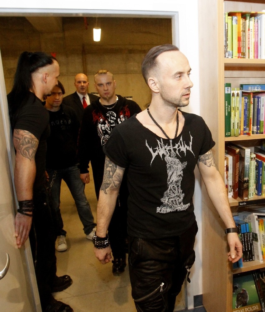 Adam "Nergal" Darski spotkał się z fanami zespołu Behemoth w...