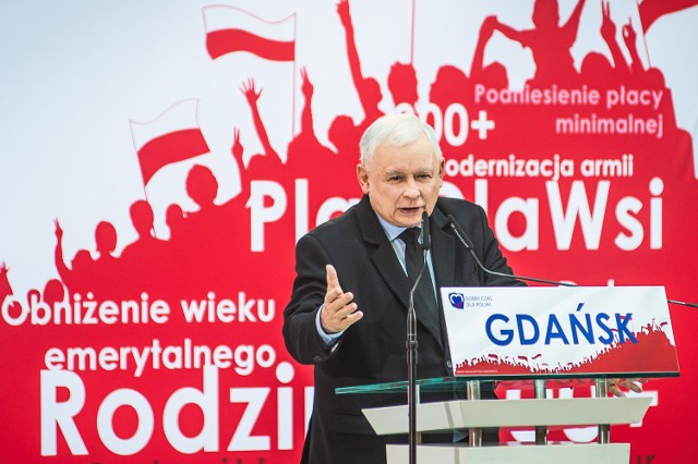 Uważamy, że jeśli mamy tak szeroki dostęp do morza to gospodarka morska musi się rozwijać - powiedział Jarosław Kaczyński i zapowiedział dalszy rozwój portów i przemysłu stoczniowego - Widać, że jest to możliwe. Będzie to trudne, ale Stocznia Gdańska będzie odbudowana