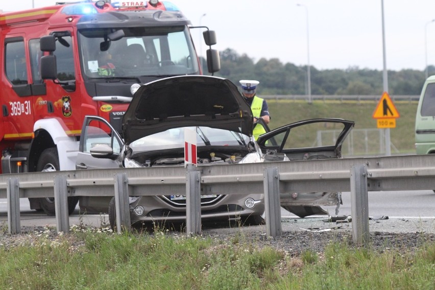 Wypadek na drodze ekspresowej S3 w Legnicy [ZDJĘCIA] 