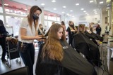 Chorzowianki po raz piąty oddały włosy na Dzień Kobiet. Z ich warkoczy powstaną naturalne peruki dla osób po chorobach onkologicznych