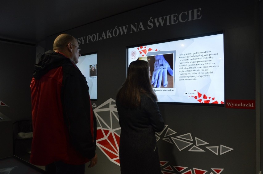 Bełchatów. Historia niepodległej Polski w mobilnym muzeum multimedialnym [ZDJĘCIA]