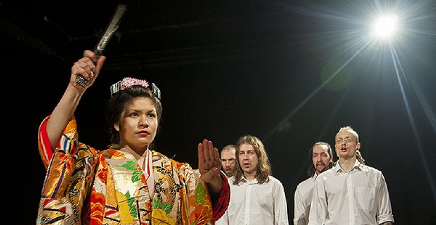 "Obsesja" w wykonaniu Teatru Remus - spektakl o rasizmie i ksenofobii