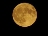 Superpełnia Księżyca widziana z Bieniądzic. Zobaczcie zdjęcia Krzysztofa Płuski