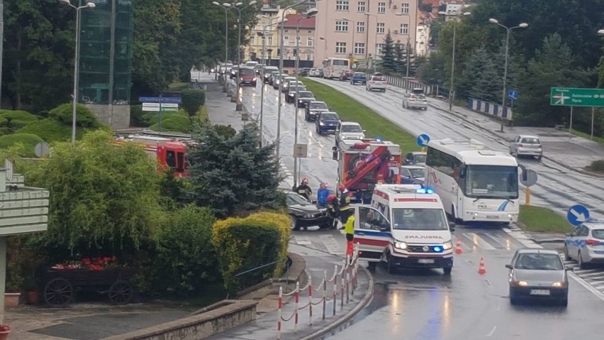 Utrudnienia w ruchu na ulicy Kościuszki w Kłodzku (ZDJĘCIA) 