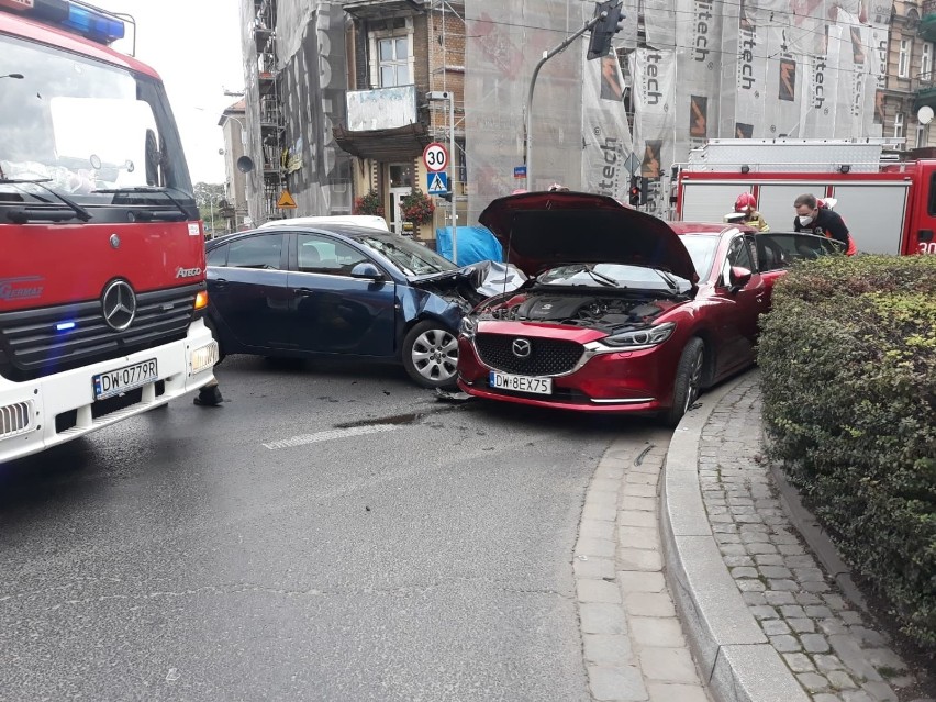 Wrocław. Zobacz zdjęcia z wypadku na ul. Jedności Narodowej