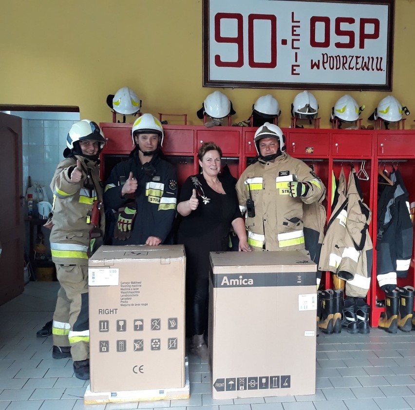 Strażacy z Podrzewia otrzymali wsparcie od Amicis