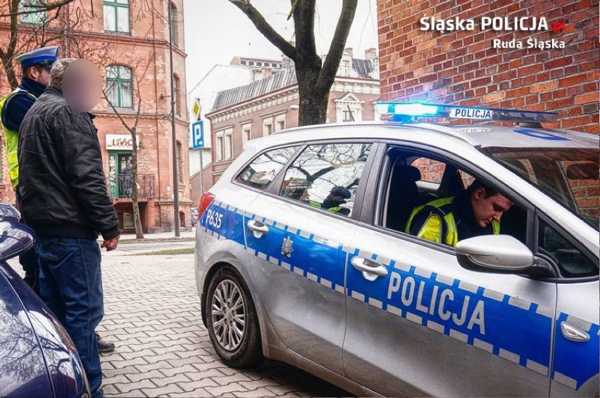 Ruda Śląska Policja - kontrole pieszych. Przez weekend wypisano 86 mandatów [ZDJĘCIA]