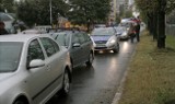 Zderzenie na Dąbrowskiego. 8 rozbitych samochodów [ZDJĘCIA]