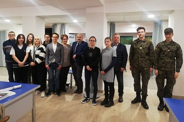 W Piwnicy Artystycznej Młodzieżowego Domu Kultury w Oświęcimiu odbył się finał Powiatowego Konkursu Wiedzy o Armii Krajowej