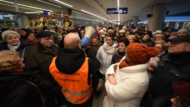 Przewodnicy jednak nie zapłacą za oprowadzanie po Fabrycznym