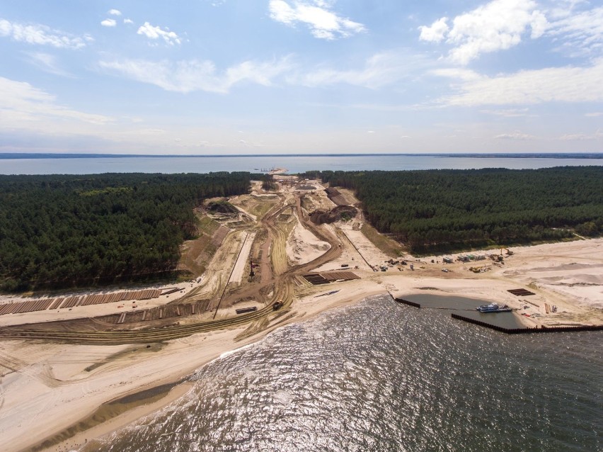Budowa drogi wodnej łączącej Zalew Wiślany z Zatoką Gdańską. Trwają prace na przekopie Mierzei Wiślanej