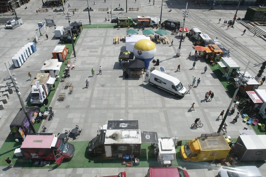 Zlot food trucków na rynku w Katowicach [ZDJĘCIA]