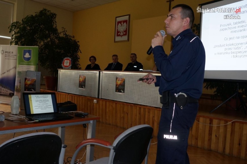 Nauczyciele i policjanci o "branży dopalaczy" [FOTO]