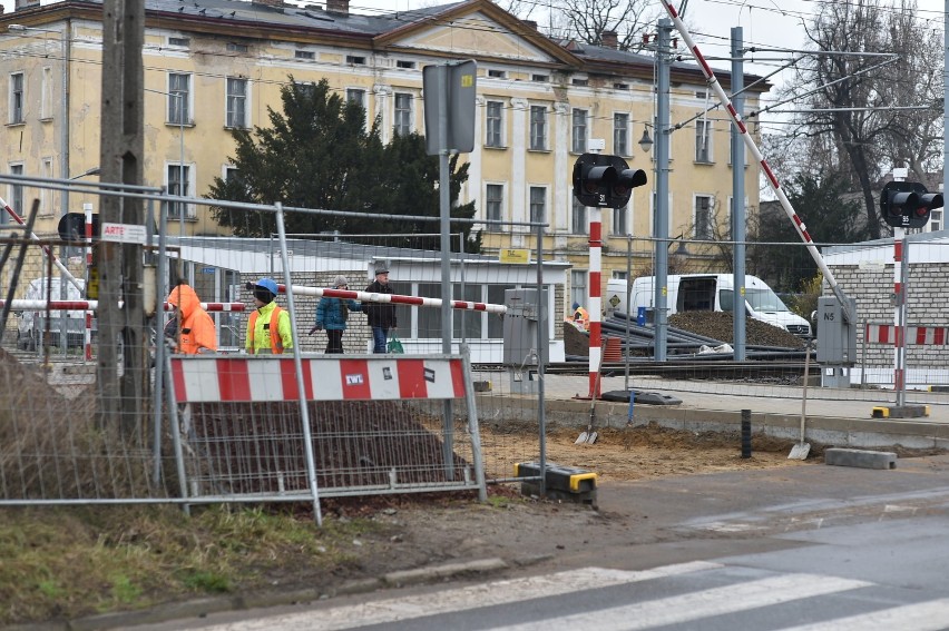 Leszno. Widać koniec prac na przejeździe przy Słowiańskiej. Remont trwa prawie dwa lata [ZDJĘCIA]