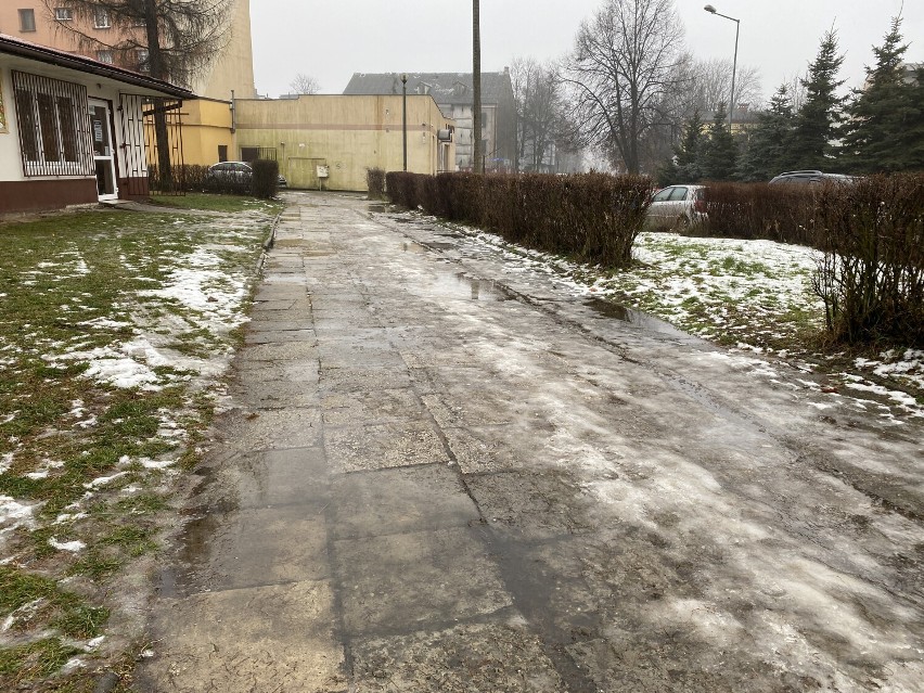 Uwaga na zamarznięte chodniki na terenie Olkusza i okolic
