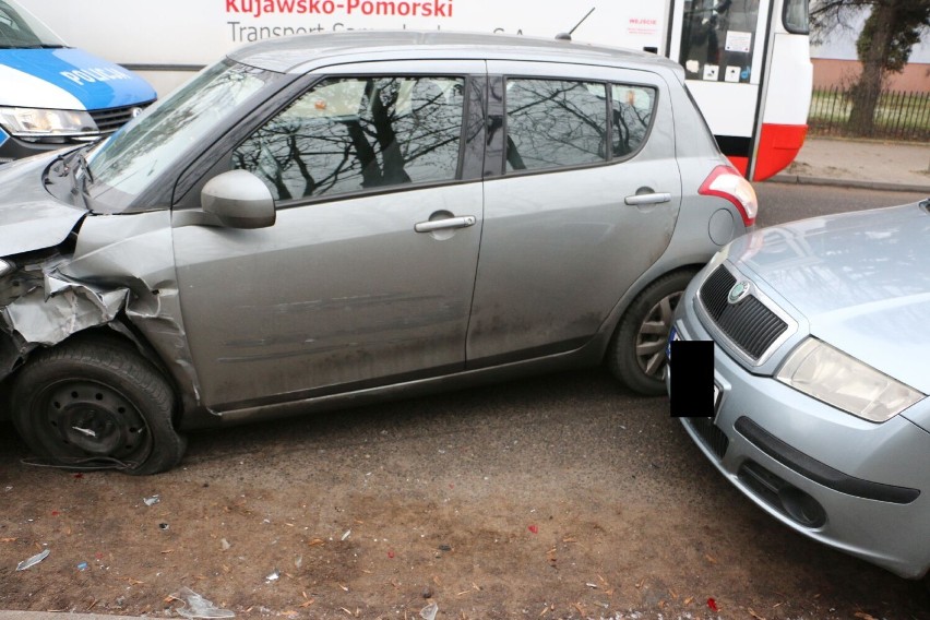 Kolizja w Aleksandrowie Kujawskim. Kobieta kierująca suzuki...