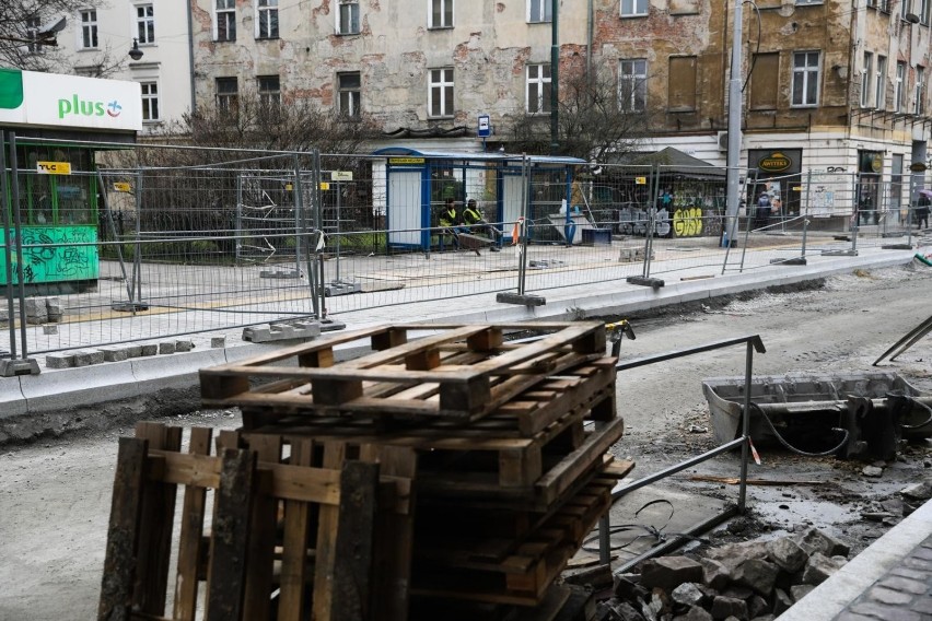 Przedłuża się przebudowa ulicy Krakowskiej