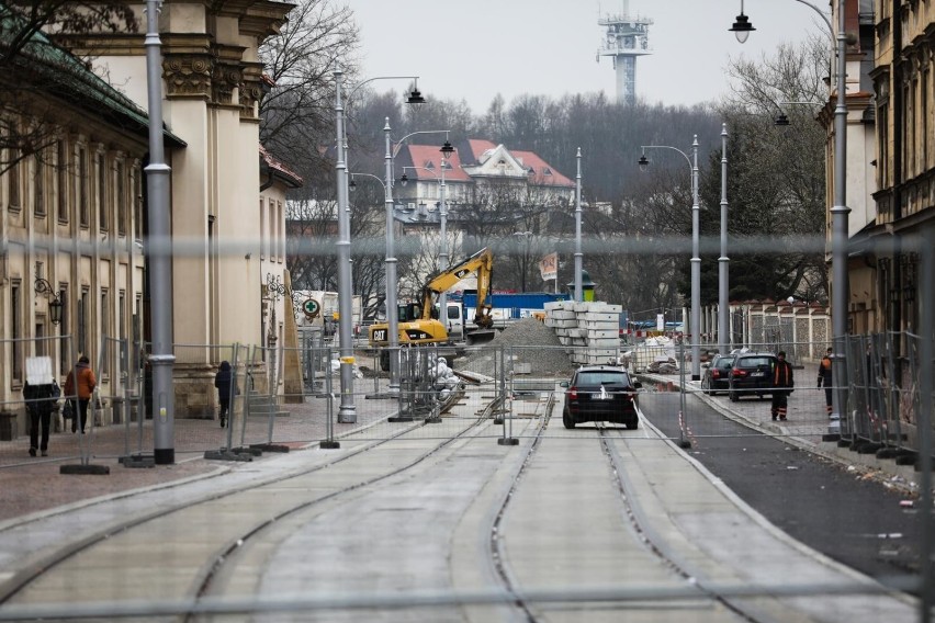 Przedłuża się przebudowa ulicy Krakowskiej