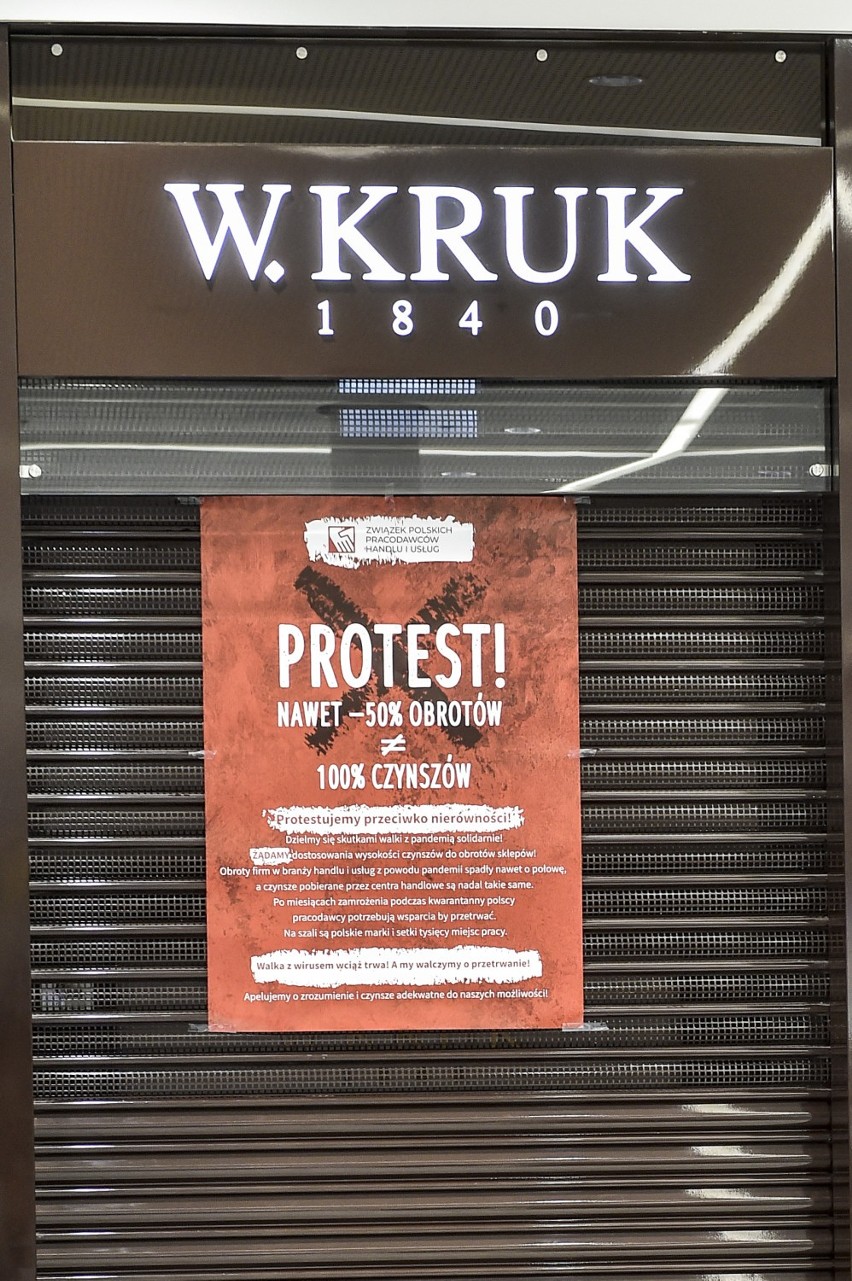 Protest pracowników handlu i usług. Zamknięto sklepy w Galerii Północnej. "Symboliczny sposób zwrócenia uwagi na problem"