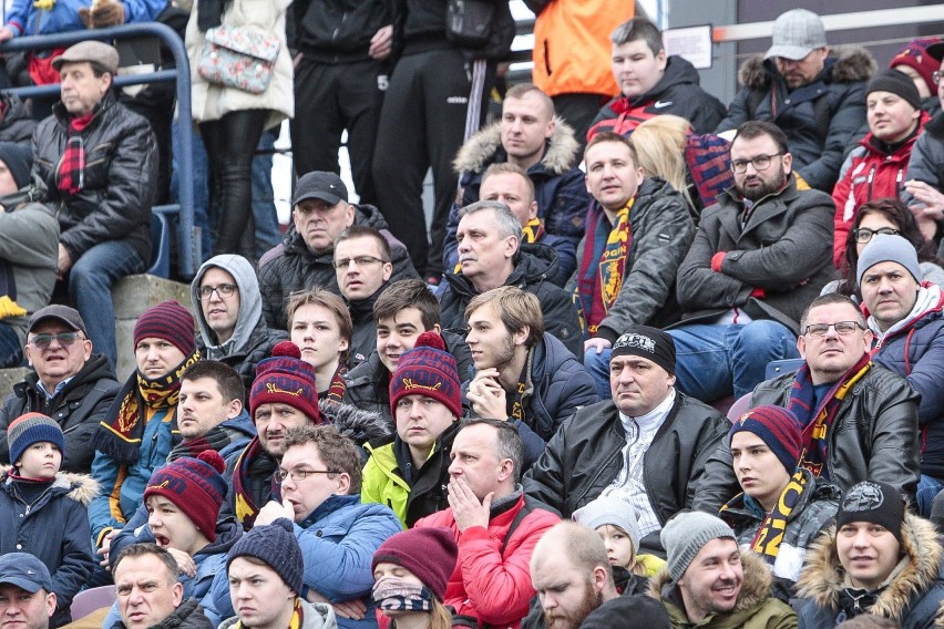 Pogoń Szczecin ograła Wartę Poznań 3:0