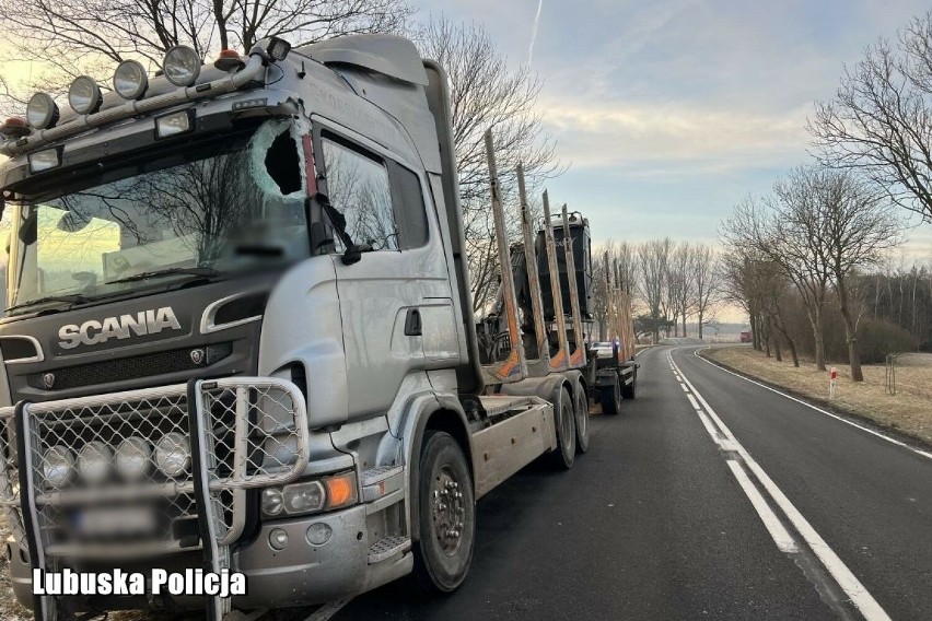Tafla lodu przebiła szybę ciężarówki