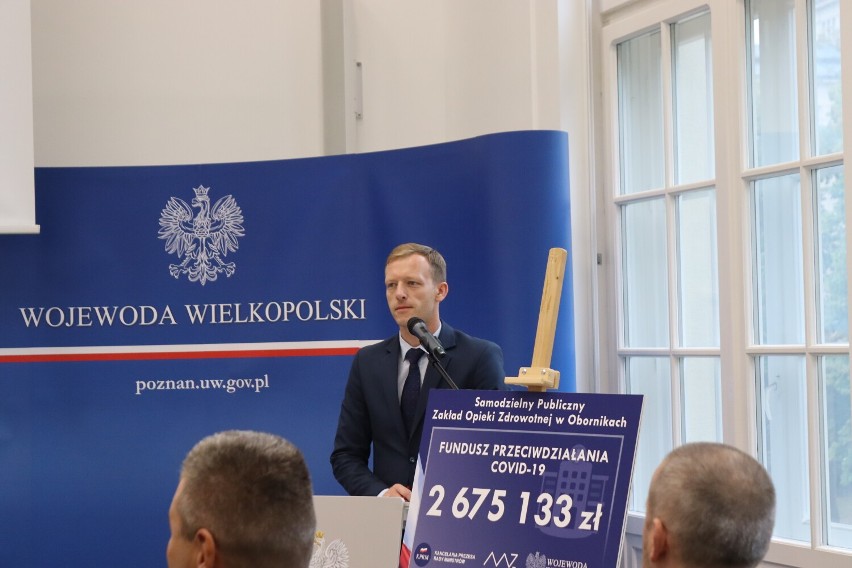 Michał Zieliński podpisał umowę na dofinansowanie dla szpitali w Złotowie i Obornikach