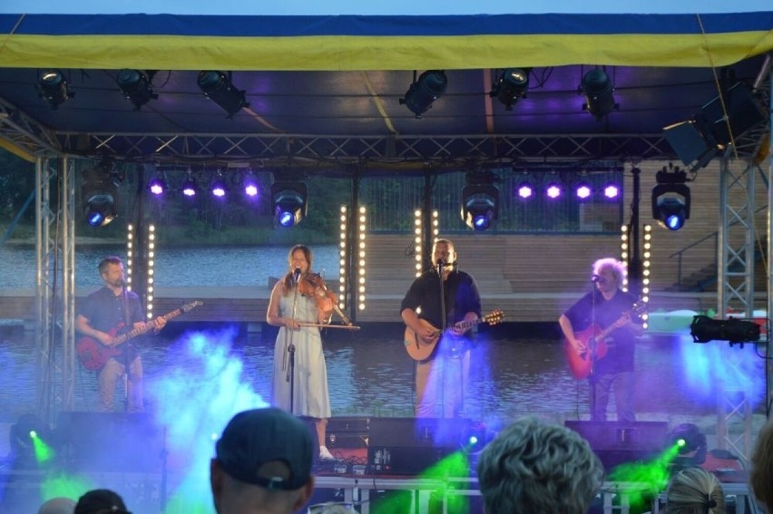 Koncert Old Marinners na zakończenie Fiesty Żywiołów nad zalewem Lubianka w Starachowicach. Byłeś? Znajdź się na zdjęciach