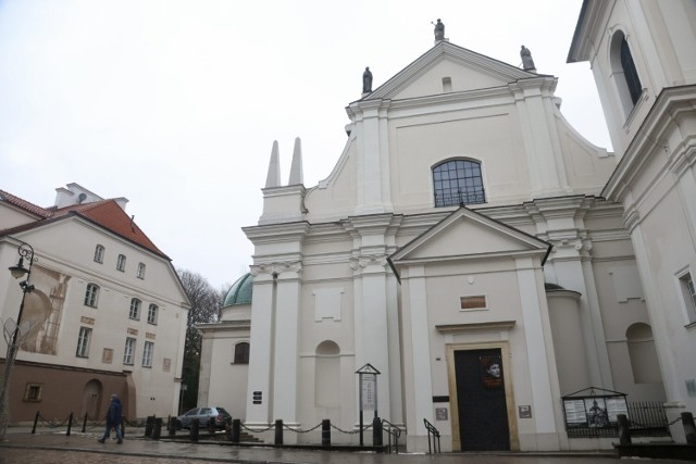 Świątynia znajduje się przy ul. Freta 8/10