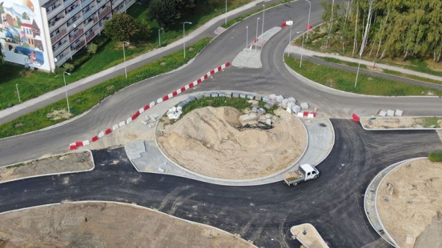 Jeśli na przeszkodzie nie staną warunki atmosferyczne, nowe rondo w Jastrzębiu będzie gotowa za kilka tygodni.