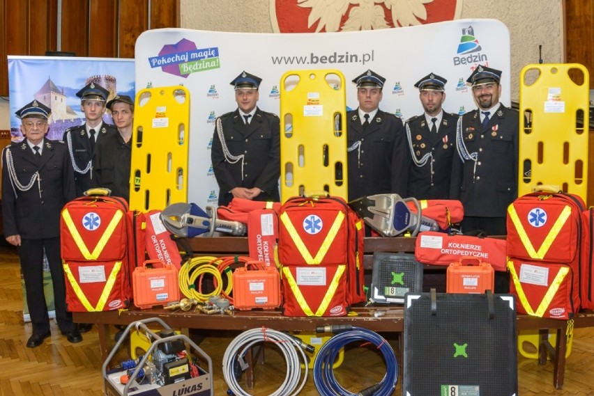 Będzin: nowy sprzęt dla strażaków ochotników [FOTO]