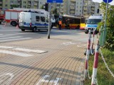 Wypadek na Bródnie. Na Kondratowicza autobus zderzył się z ciężarówką [ZDJĘCIA]